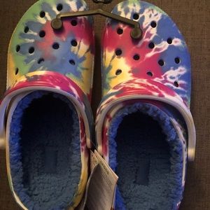 TYE DYE CROCS